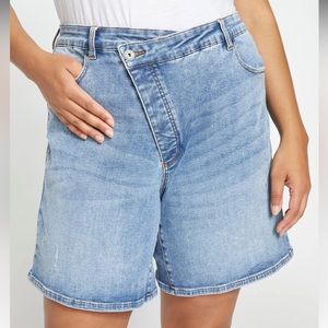 NWT Universal Standard Katie High Rise Crossover Denim Shorts